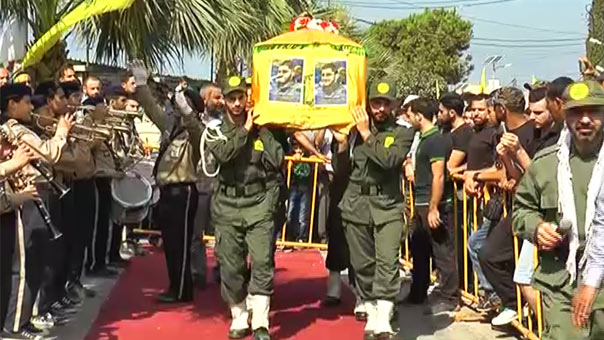 جماهير المقاومة وأهالي بلدة ديرقانون رأس العين الجنوبية يشيعون الشهيد المجاهد مهدي برجي