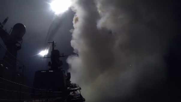 بالفيديو: سفن روسية تقصف مواقع &rsquo;داعش&rsquo; بسوريا بـ26 صاروخاً من بحر قزوين