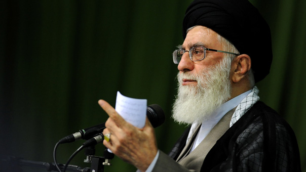 الإمام الخامنئي: هنيئًا للعميد همداني بلوغه أمنيته في جبهات الشرف والكرامة