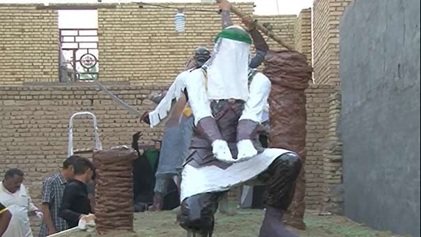 النحت يروي واقعة كربلاء في العراق

