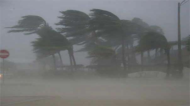 تحذيرات من إعصار قوي قد يضرب غرب عُمان وشرق اليمن