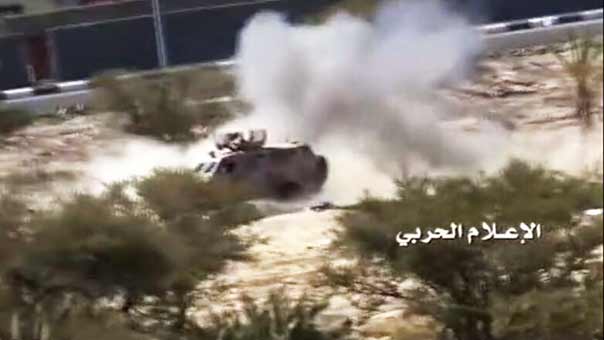 الجيش اليمني واللجان الشعبية يقتحمون مدينة الربوعة السعودية وإحراق عدد كبير من الآليات