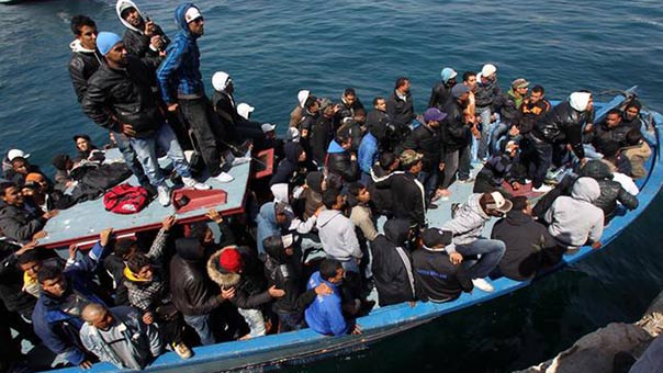 وفاة 14 مهاجرًا في غرق زورقهم قبالة السواحل التركية.. وبرلين تنكث وعدها للاجئين