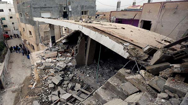 هدم البيوت.. سياسة صهيونية تعسفية لمواجهة عمليات المقاومة الفلسطينية