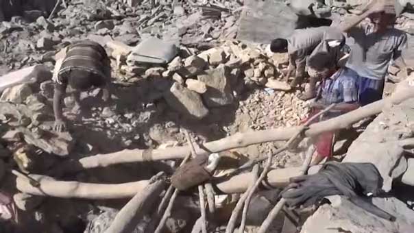 مشاهد مروّعة لمجرزة ارتكبها العدوان السعودي في صعدة أودت بحياة أم و6 من أبنائها  