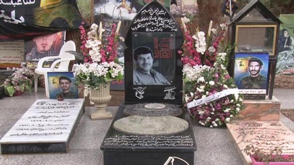 وفود وأكاليل ورود عند ضريح القائد حسان اللقيس في الذكرى الثانية لاستشهاده
