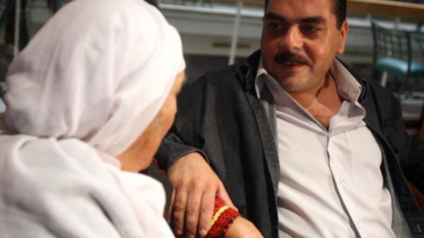 بالفيديو..هكذا تلقت والدة الاسير القنطار بـ&rsquo;التبني&rsquo; نبأ استشهاده