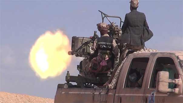 الجيش اليمني يسيطر على مواقع استراتيجية في تعز ويطلق صاروخ قاهر - 1 على خزانات النفط في مدينة ابها في عسير