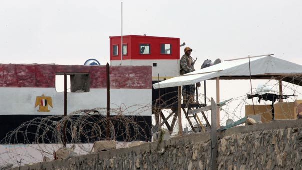 الجيش المصري يؤكد مقتل 61 وضبط 10 &rsquo;تكفيريين&rsquo; في عملية أمنية بسيناء