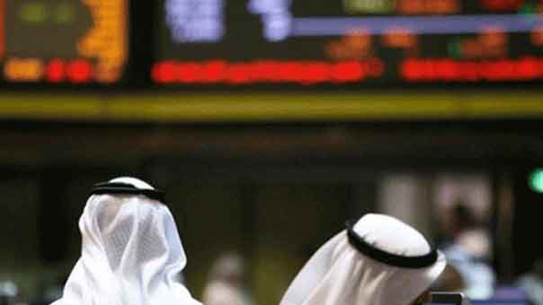 تراجع أسعار النفط إلى أدنى مستوياتها منذ 11 عامًا وبورصات الخليج تتخبط