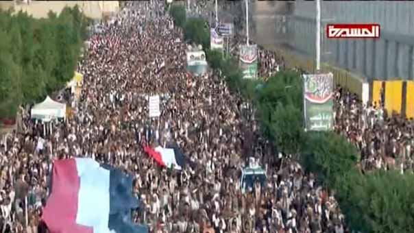 مسيرة ضخمة في صنعاء تنديداً بالعدوان السعودي &rsquo;العنقودي&rsquo; على اليمن