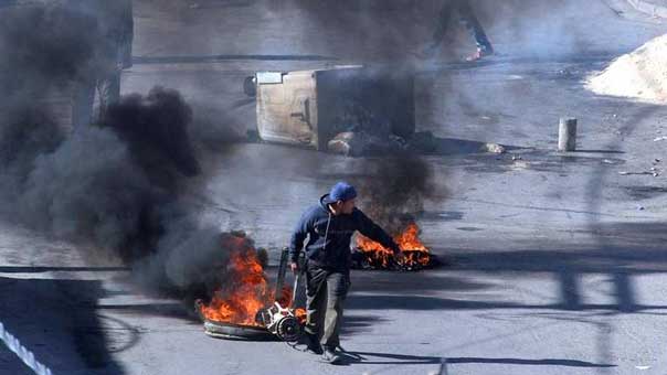 إحراق مركز أمني في تونس.. والداخلية تتهم مجموعات &rsquo;تخريبية&rsquo; بالاندساس بين المحتجين