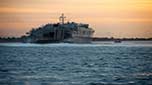 سفينة جديدة للأسطول الخامس الأمريكي في البحرين.. باقون هنا