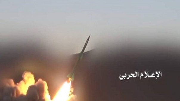 ضربة جديدة للعدوان السعودي..&rsquo;قاهر1&rsquo; الباليستي على مطار جيزان الاقليمي