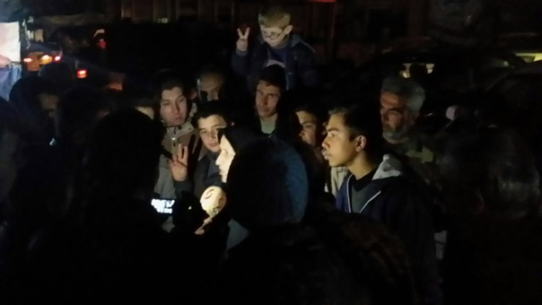 وصول قافلة الى بلدتي نبل والزهراء بريف حلب تقل عشرات المهجرين السوريين