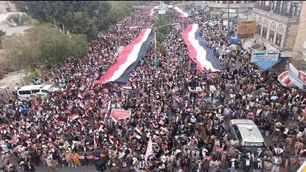 اليمن: مسيرة جماهيرية حاشدة في صنعاء تحت شعار &rsquo;ثورتنا مستمرة ضد الغزو الأمريكي&rsquo;