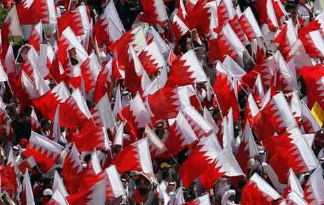 النظام البحريني: توطين الأغراب ونهب المقدّرات