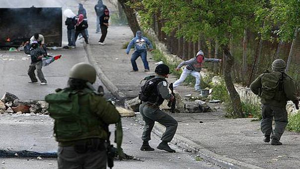 مواجهات واعتقالات خلال اقتحام الاحتلال لعدد من مدن الضفة.. والمستوطنون يواصلون استباحتهم لـ&rsquo;الأقصى&rsquo;