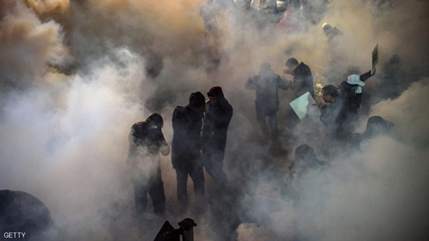 اردوغان يقمع حرية التعبير ويحارب معارضيه بالغاز وخراطيم المياه!