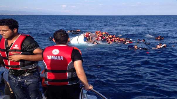 &rsquo;الناتو&rsquo;: سفننا في بحر إيجه تعمل على الحد من غرق قوارب المهاجرين.. وتركيا تعتقل مهربين