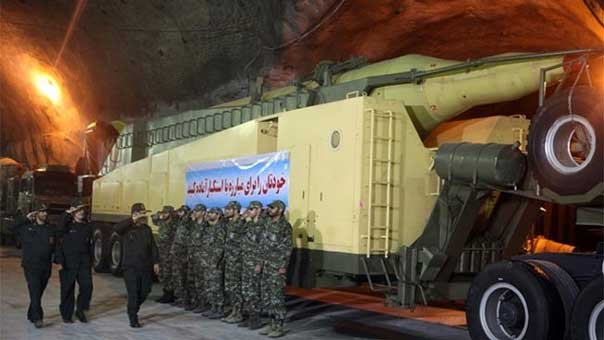 مناورات باليستية للحرس الثوري.. وجعفري يدعو الأعداء لسماع هدير الصواريخ الإيرانية