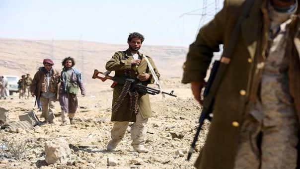 الجيش اليمني واللجان الشعبية يسيطرون على معسكر الخنجر في الجوف