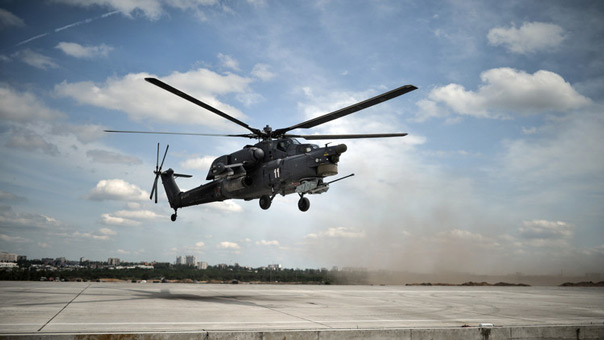 تحطم مروحية روسية في ريف حمص ومقتل طياريها جراء عطل تقني