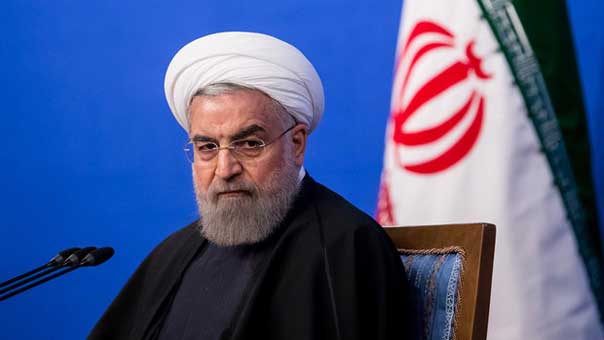 روحاني مقاطعاً الجلسة الختامية لقمة إسطنبول: تكريس الخلافات مؤامرة كبيرة للاعداء ضد المسلمين