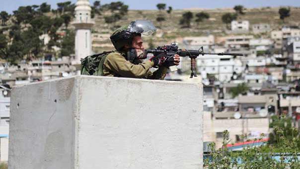 حملات الاعتقال تطال عشرات الفلسطينيين في الضفة و بحر رفح..ومباركات لعملية القدس