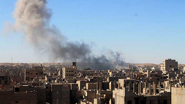 الجيش السوري يُعد للهجوم على الرقة ودير الزور.. وموسكو: إنزال قوات أميركية في سوريا خرق لسيادتها