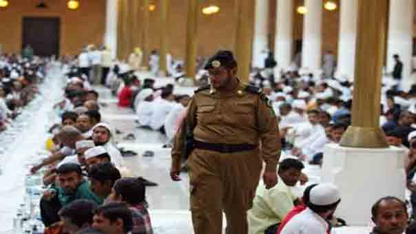 السعودية: 50 ألف عامل يحتجون على إنهاء عقودهم