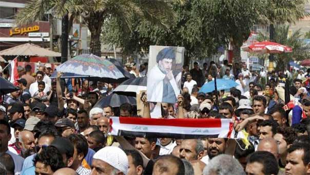 الاف المتظاهرين يقتحمون المنطقة الخضراء ببغداد وعمليات العاصمة تعلن حالة الطوارئ