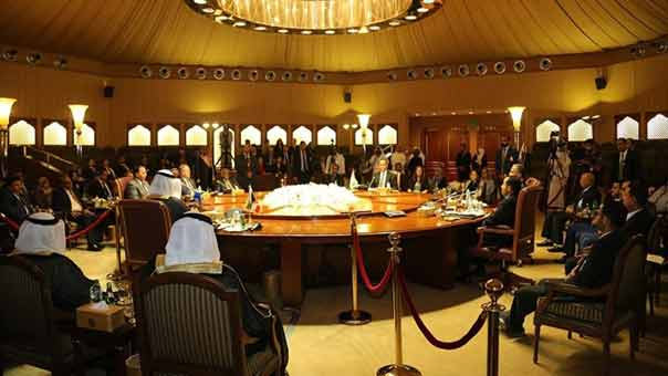 حوار الكويت: الوفد الوطني اليمني يحذر من عودة الغارات ويؤكد انها تهدد مسار المشاورات