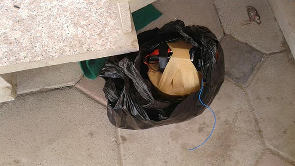 بالصورة - الجيش اللبناني يفكك عبوة ناسفة على أوتوستراد زحلة في البقاع