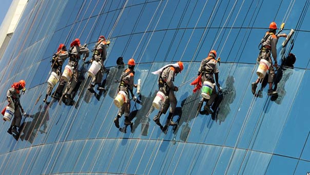 كارثة عمالية في السعودية والأزمة الى تفاقم