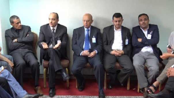 الوفد الوطني في صنعاء يبلغ اسماعيل ولد الشيخ أحمد بتعليق أعمال اللجنة بسبب التصعيد السعودي