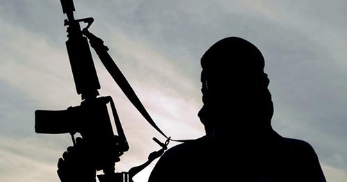 تنظيم &rsquo;داعش&rsquo; يحرق المباني السكنية في المناطق التي ينسحب منها في الرقة