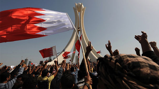  نظام &rsquo;ال خليفة&rsquo; يحاصر قرية &rsquo;سترة&rsquo; لليوم السادس مستعيناً بخفر السواحل والطيران