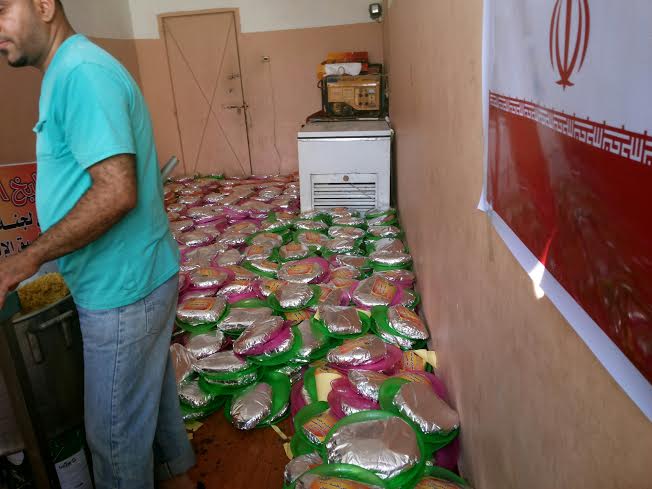 &rsquo;لجنة إمداد الإمام الخميني&rsquo; تدعم أهالي غزة بوجبات الافطار