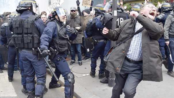 مواجهات عنيفة في باريس تتخلل التظاهرة ضد الحكومة