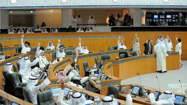 الكويت: توقيف توظيف الأجانب في القطاعات الحكومية