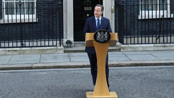 تداعيات خروج بريطانيا من الاتحاد الأوروبي: كاميرون يستقيل.. وتراجع في البورصات