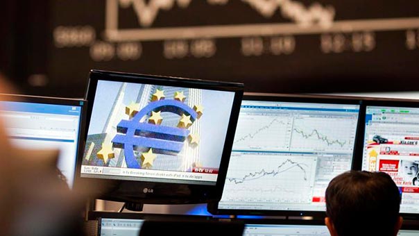 &rsquo;الجمعة&rsquo; السوداء.. حين خسرت الأسهم العالمية تريليوني دولار