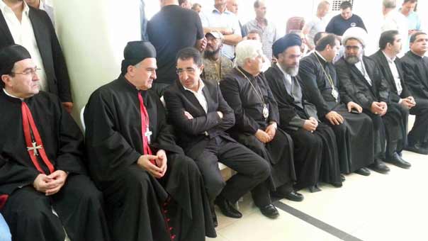 وفد حزب الله يعزي اهالي القاع باسم السيد نصر الله.. والحاج حسن: رسالتنا الوحدة وسننتصر على الارهاب