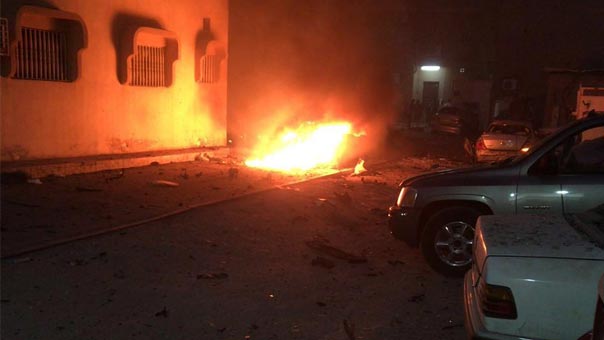 السعودية تحت مرمى الانتحاريين .. انتحاري يفجر نفسه قرب الحرم النبوي الشريف وأخر في القطيف