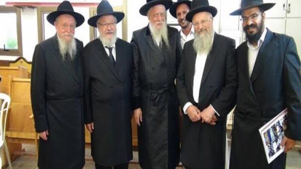 إحباط محاولة لإحراق أحد أبواب الأقصى المبارك .. وحاخامات متطرفون يدعون مجدداً لقتل الفلسطينيين