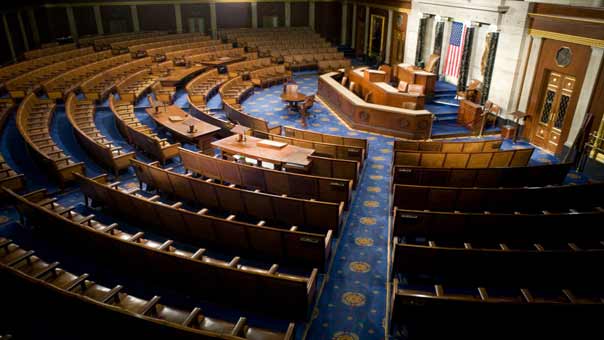 اغلاق مبنى الكونغرس الاميركي لفترة وجيزة للاشتباه بوجود جسم مشبوه