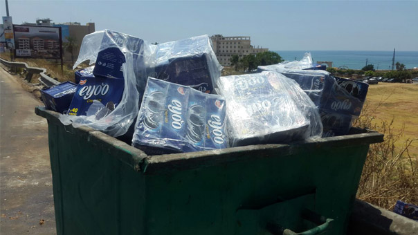 بالفيديو: &rsquo;العهد&rsquo; يرصد رمي بسكويت فاسد منتهي الصلاحية في خلدة!