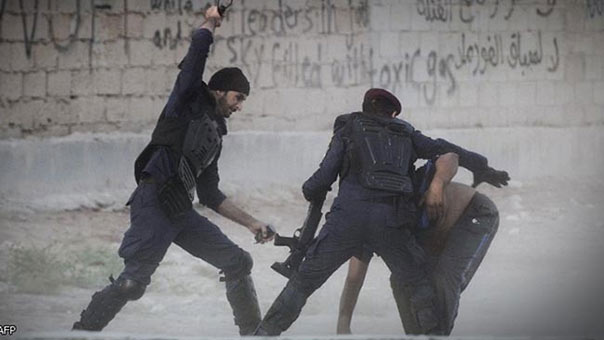 إندبندنت: تعذيب وسجن وقتل - ماذا تحتاج البحرين أكثر ليُوَجّه لها فيليب هاموند الانتقادات؟