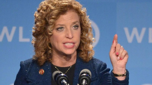 عشية إعلان ترشيح كلينتون .. فضيحة تهز الحزب الديمقراطي وتدفع رئيسته إلى الاستقالة